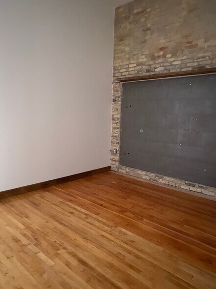 Primary bedroom - 403 Main St