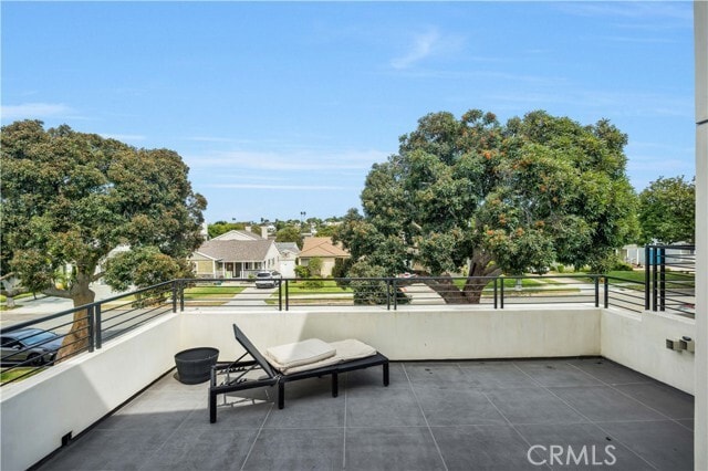 Building Photo - 332 Avenue E