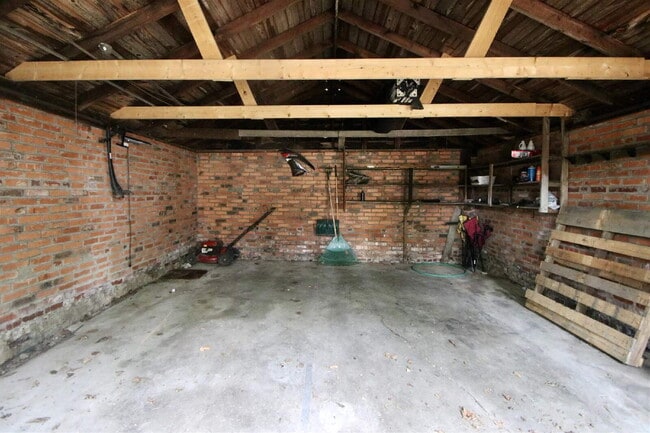 Building Photo - Charming 1950s Home Just Minutes from Downtown Harrisonburg!