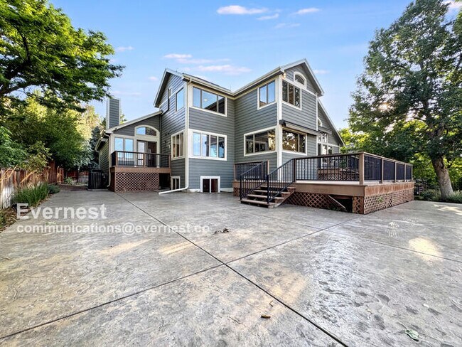 Building Photo - 990 Utica Cir