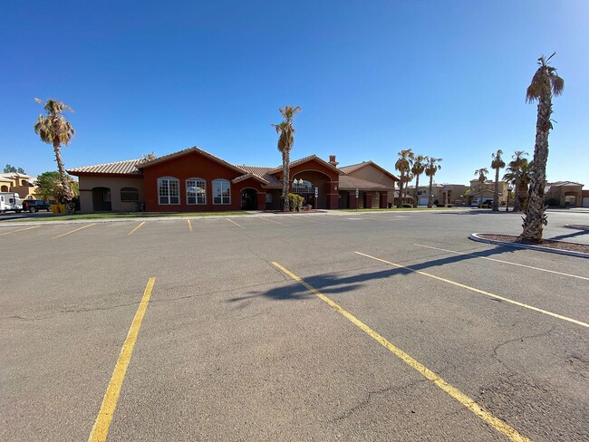 Building Photo - East El Paso 3bed/2bath Refrig A/C in Gated Community with Pool Access!