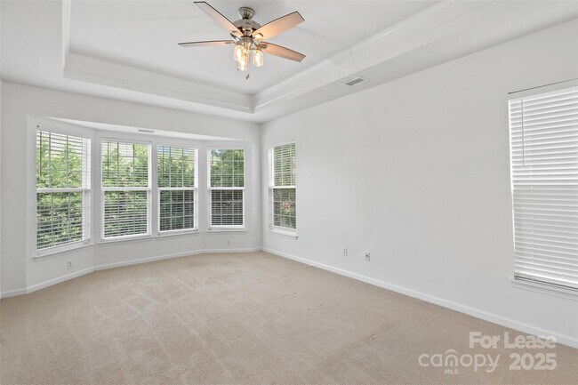 Building Photo - 10004 Shetland Ln
