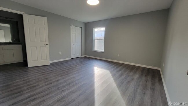 Building Photo - 7043 N Outrigger Terrace