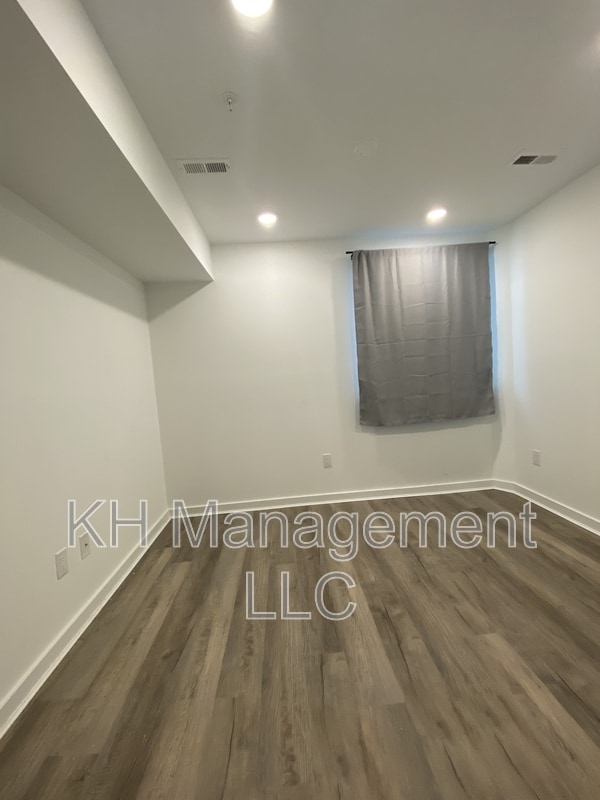Building Photo - 976 N 45th St
