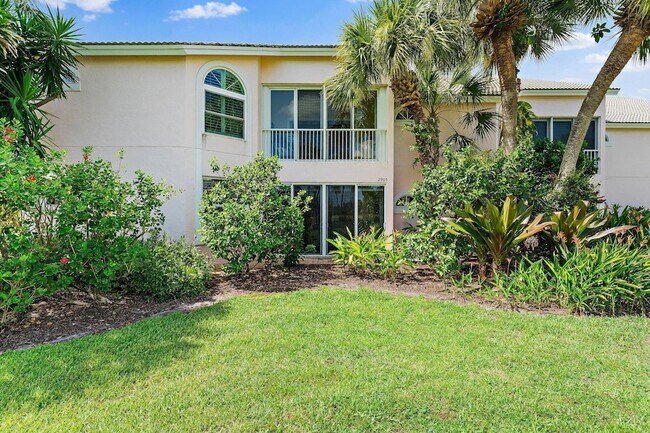 Building Photo - 2905 Fairway Dr N