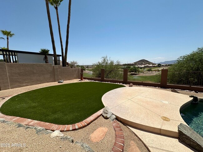 Building Photo - 2053 E Clubhouse Dr