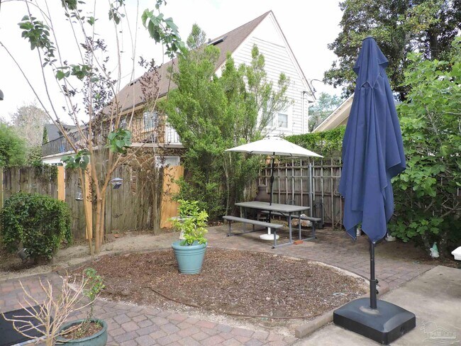 Building Photo - 1531 N 12th Ave