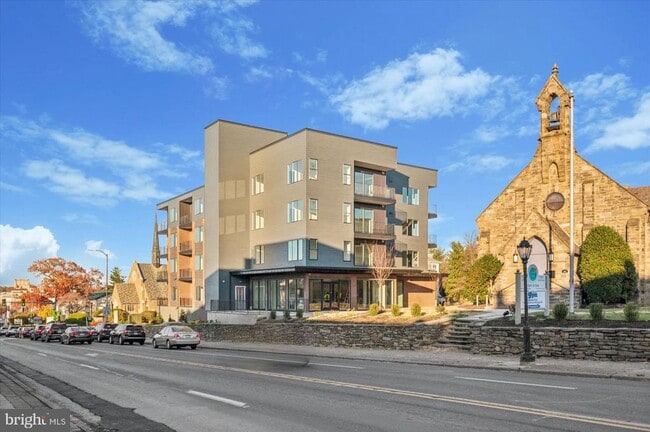 Building Photo - 436 York Rd