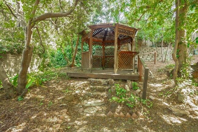 Building Photo - MUST SEE! Unique and Charming 4 bedroom 2.5 Bath Home w/Stunning Views!