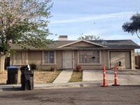 Building Photo - SIMPLY STUNNING! LUXURIOUS 3 BEDROOM 1 BAT...