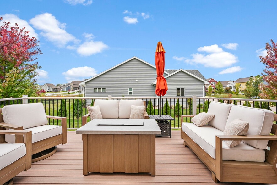 Deck - 630 Big Stone Trl