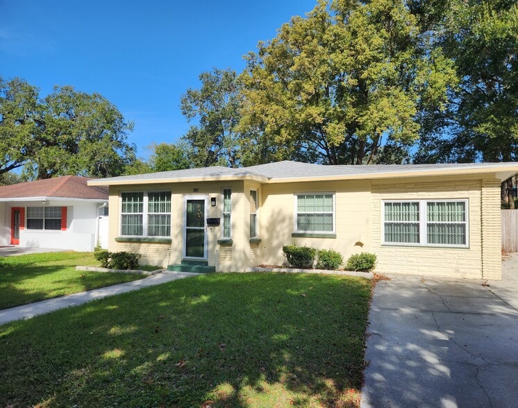 Primary Photo - 313 W Palm Dr