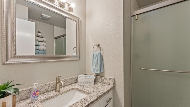 Building Photo - 9 E Elvendon Dr