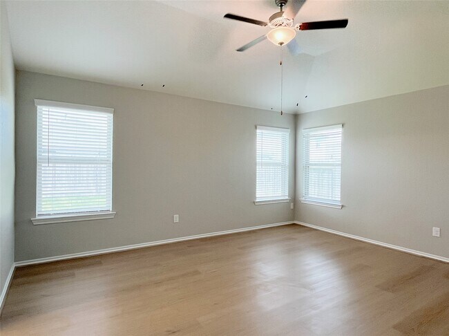 Building Photo - 5727 Pampus Prairie Rd
