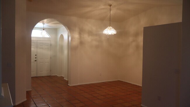 Building Photo - In ground Pool