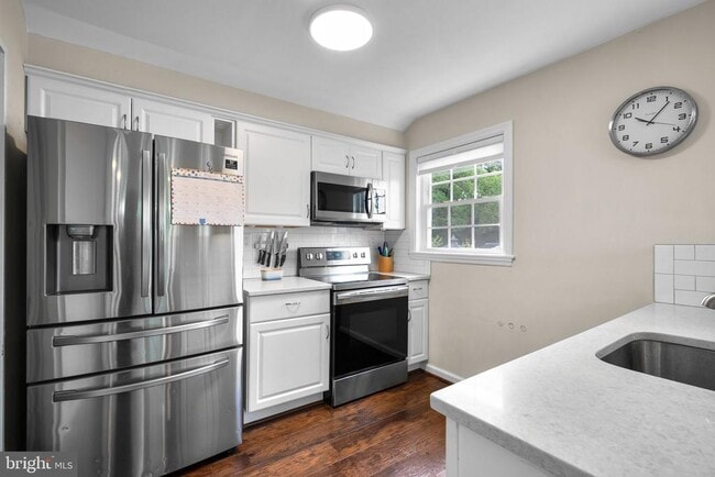 Building Photo - 12837 Flack St