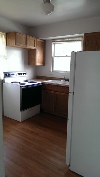 Kitchen - 302 1st Ave