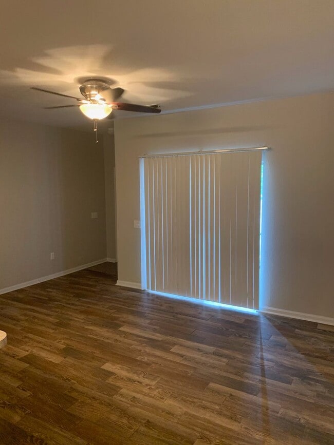 Building Photo - Longleaf Villas