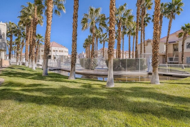 Building Photo - 1 Bedroom Condo in Gated Community at Laguna Del Ray!