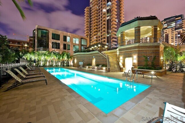 Building Photo - 500 W Harbor Dr