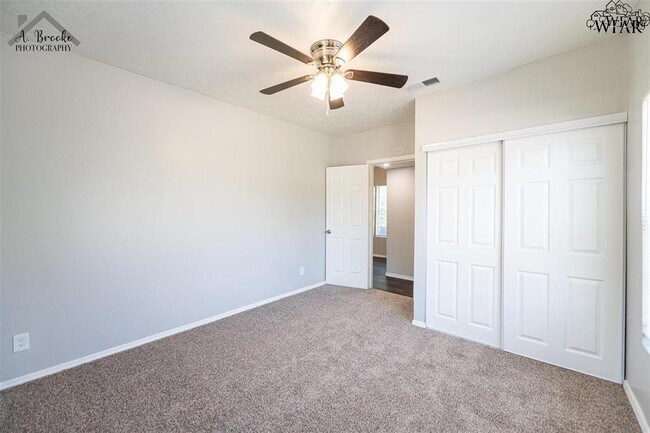 Building Photo - 2172 Ave L