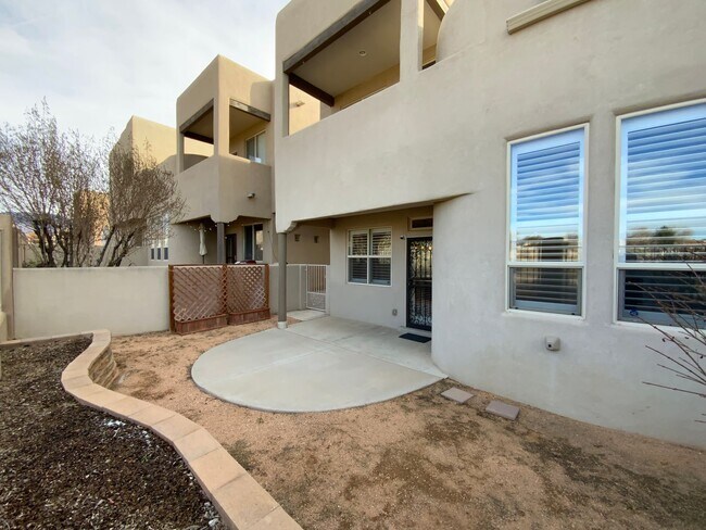 Building Photo - 3 Bedroom Townhome Available Near Wyoming Blvd NE & Paseo Del Norte Blvd NE!