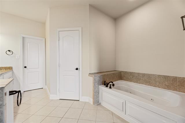 Building Photo - 2500 Rockbrook Dr