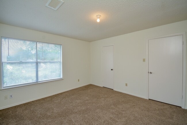 Building Photo - 2314 Bent River Dr