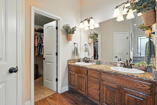 Building Photo - 7625 Tuscany Dr
