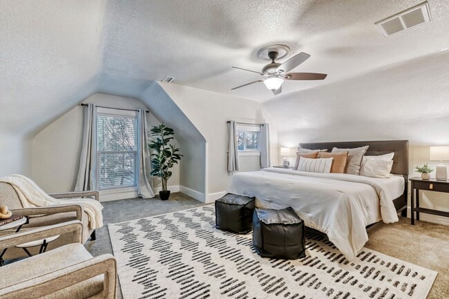 Building Photo - Updated Historic 5BR Near Downtown Denver & Light Rail! June Move-in Special!