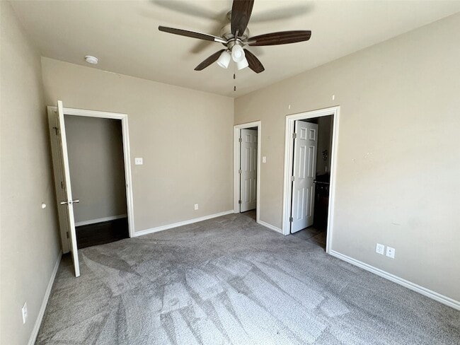 Building Photo - 807 S Wilson St
