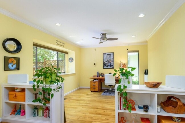 Building Photo - 1216 Chantal Way