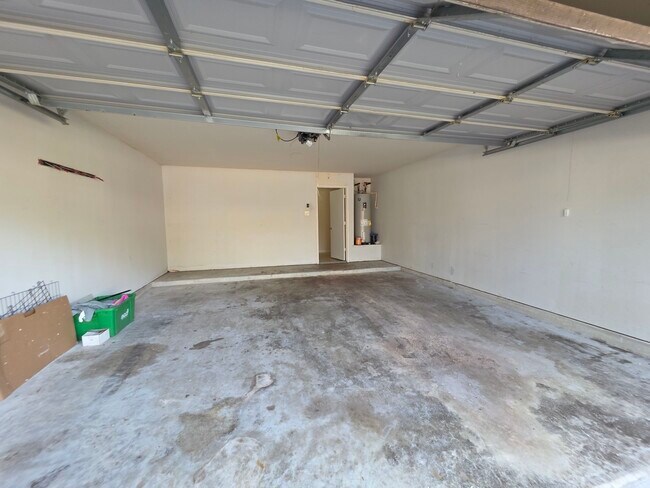 Building Photo - 15127 Blue Creek Ranch Dr