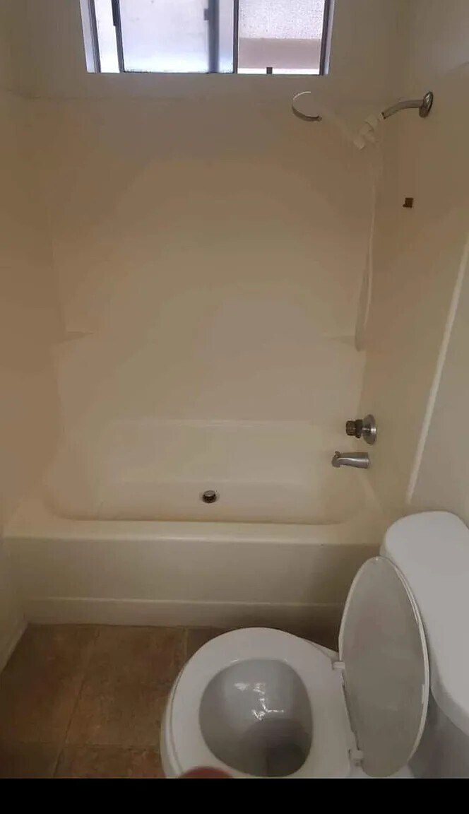 Building Photo - 3645 Country Oaks Loop