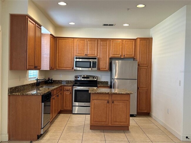 Building Photo - 2562 Bella Vista Dr
