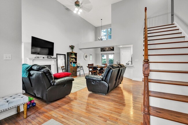 Building Photo - 3120 Pin Oaks Cir NE