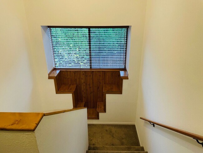 Building Photo - Village of Oak Creek