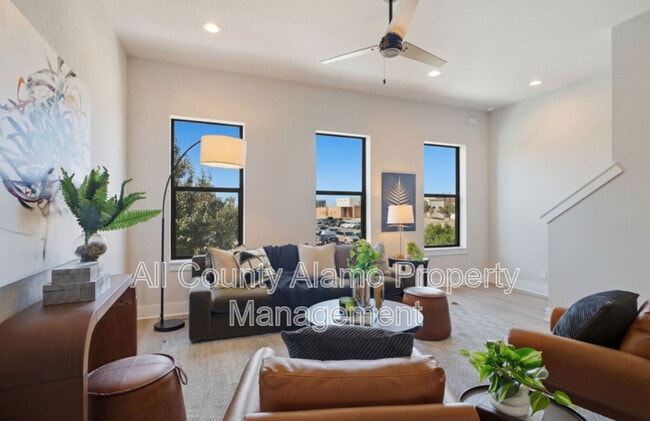 Building Photo - 7930 Kennedy Hill Dr