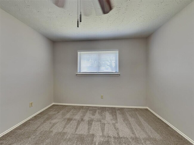 Building Photo - 1419 Dell Dale St