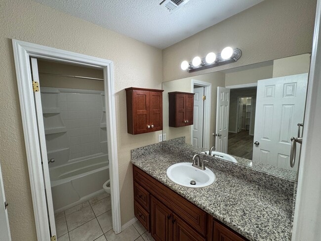 Building Photo - 3 Bedroom 1.5 Bathroom -  Attached garage