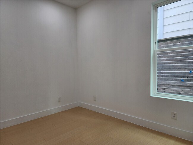 Building Photo - 3415 St Emanuel St