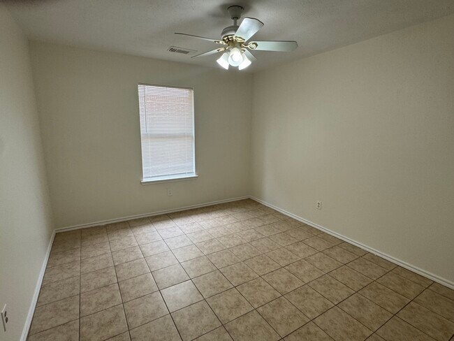 Building Photo - 21111 Woodland Green Dr