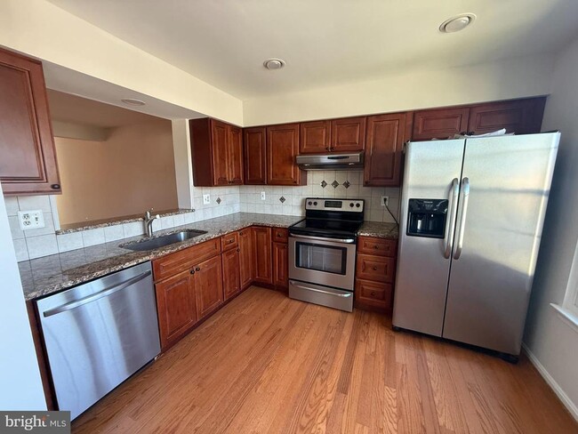 Building Photo - 8724 Ruppert Ct