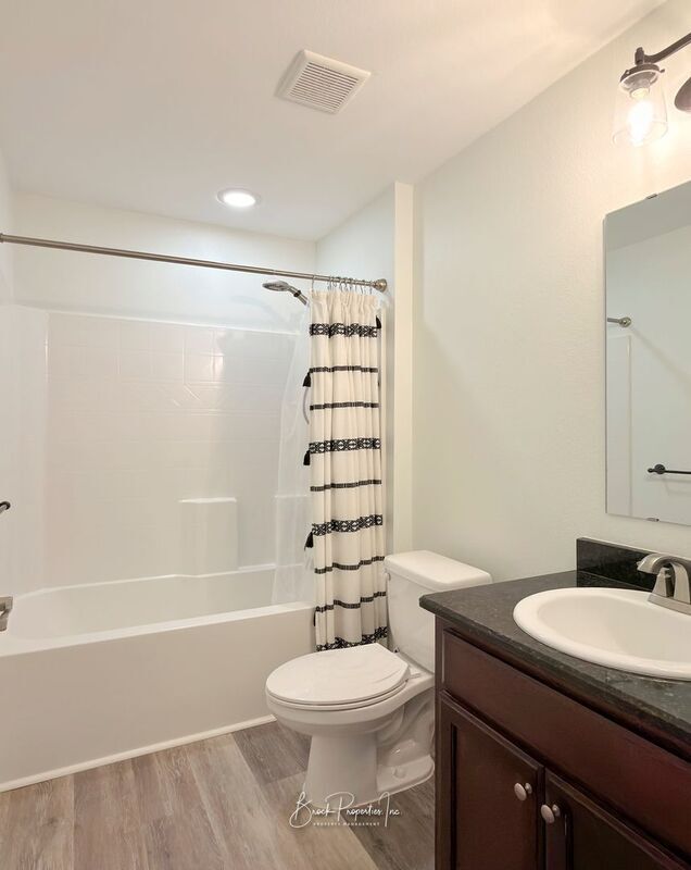 Building Photo - 6185 Autumn Pines Cir