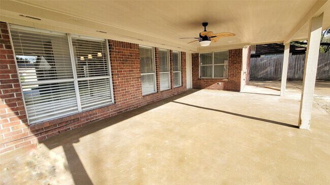 Building Photo - 5227 Clarkston Ln