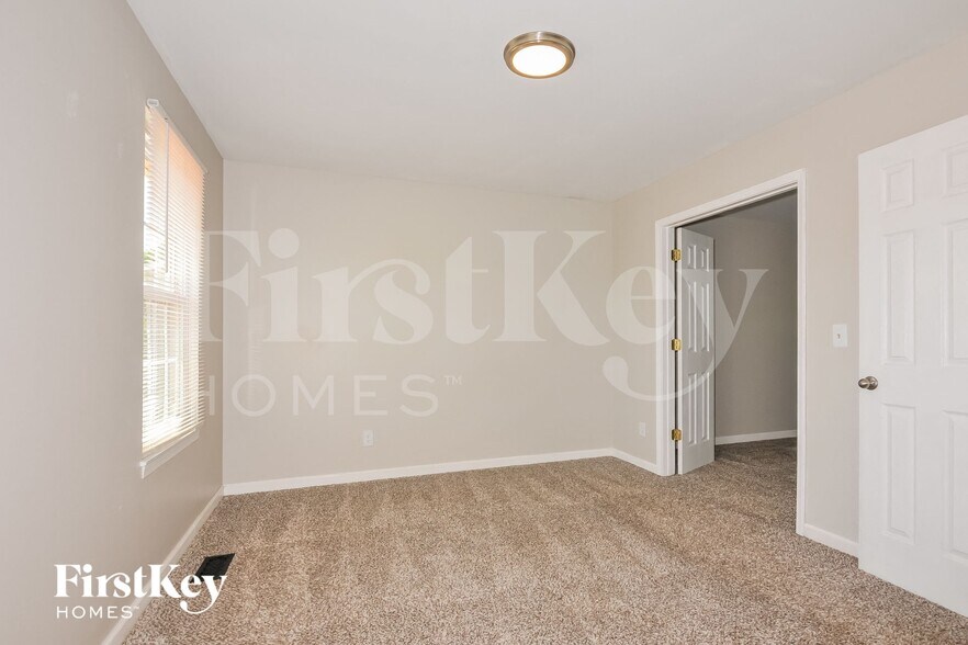 Building Photo - 69 Oak Valley Dr