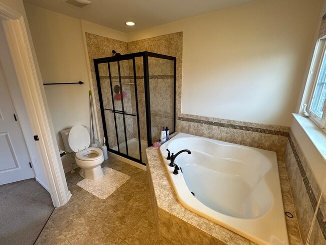 Building Photo - 2437 Baileys Pond Rd