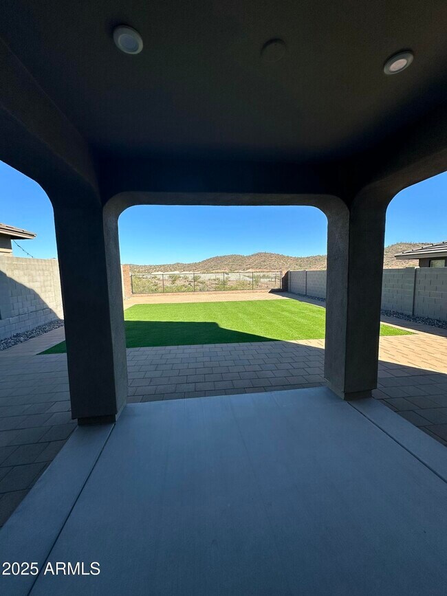 Building Photo - 13330 W Eagle Feather Rd