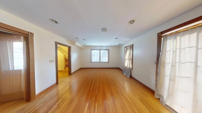 Building Photo - 55 Metropolitan Ave