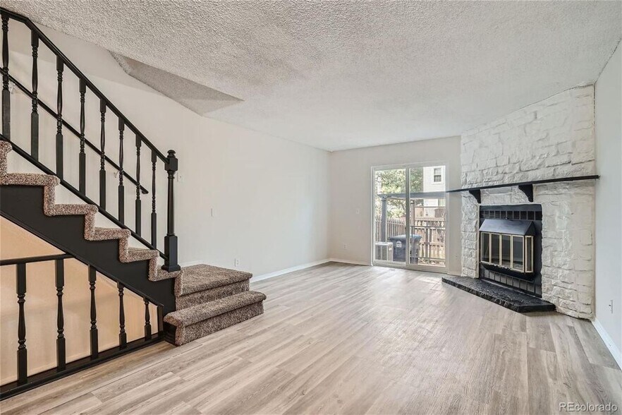 Building Photo - 10569 W Dartmouth Ave